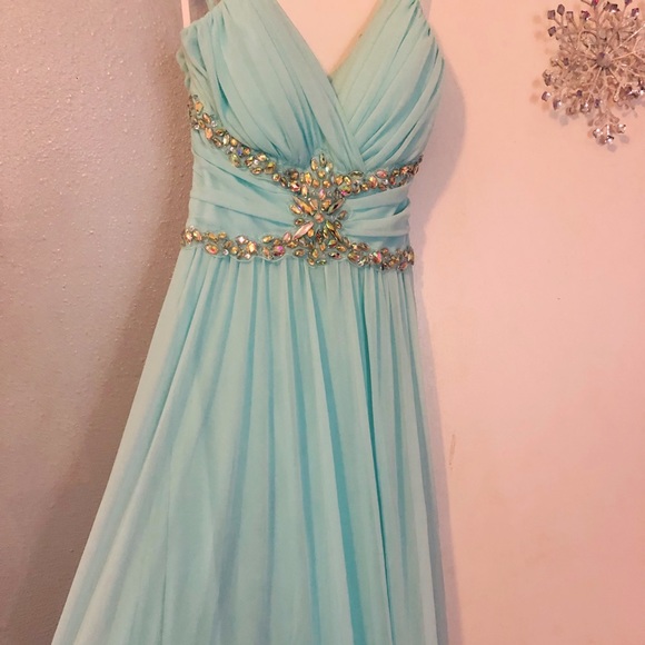 Cinderella Gown👗never worn - Picture 2 of 6